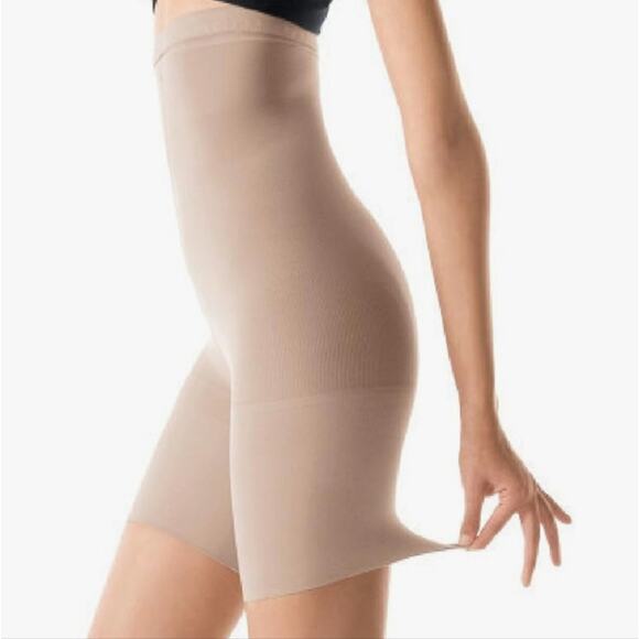 NEW Spanx Higher Power Extended Length High Waisted Power Panty Mid Thigh Short - Picture 1 of 15